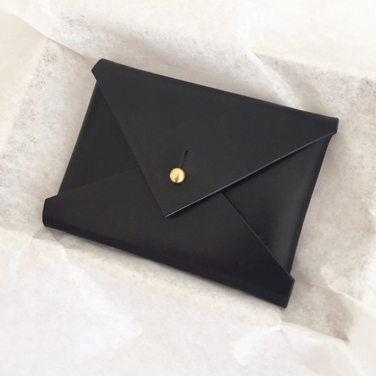 Leather_Thread's tweet photo. Hello old friend. #leatherandthread #handmade #leather #wallet #cardholder #purse #belt #accessories #leathercraft #leathergoods #british #artisan #instafashion #womensfashion #mensfashion #fashion #edc #gift #giftsforhim #giftsforher #giftideas https://t.co/3Svh4g6GFe