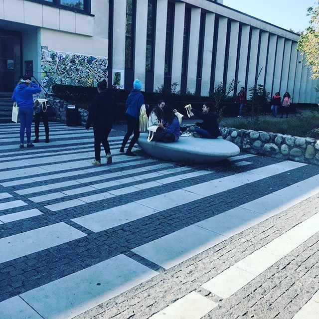 AgenceLifting's tweet photo. Distribution de pack #StudentApparel sur le #Campus #Grenoble 🔥🔥🔥 https://t.co/YQKx60M1Rn https://t.co/devTdb35Ii