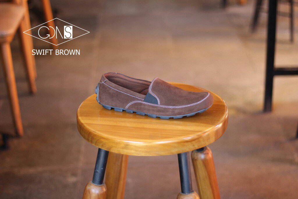 Tanpa Tali, Tanpa Ribet...
Simple tetap keren broo😎
——-
In Frame : Goodness Swift Coklat
Size : 39, 40, 41, 42, 43
Material : suede
Outsole : rubber (karet)
Original footwear
——-
Info/Order hubungi admin :
📲 Admin WA : 081294548054

#sepatu #CelotehBogor #CelotehTasik