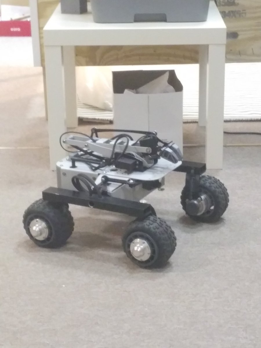 FictionlabTech's tweet photo. This particular Turtle Rover is quite unique. It has #ROS! Although it's working, public release is still a future matter, because we want it to be as stable as possible. #Robotics #TurtleRover https://t.co/17njyXFVhF