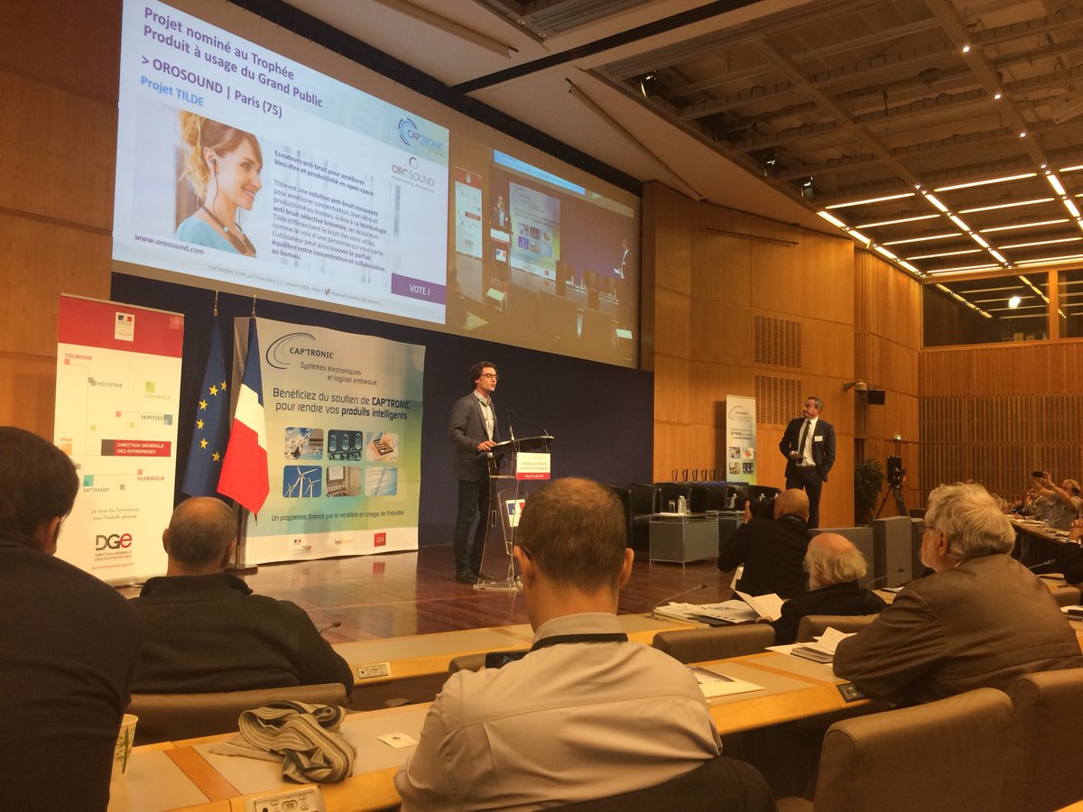 .<a href="/pierreguiu/">Pierre GUIU</a>, co-fondateur et CEO d’Orosound, présente les écouteurs anti-bruit Tilde® à la remise des Trophées <a href="/Captronic_/">CAP'TRONIC</a> #newtech