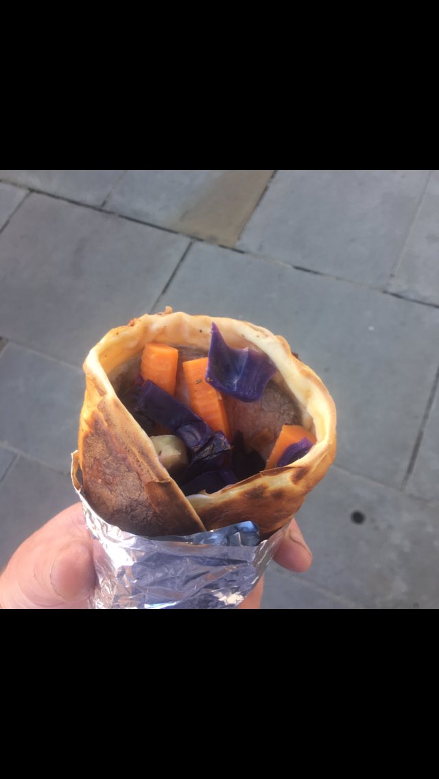 GourmetWraps's tweet photo. Back at Bury St Edmunds today roasting and wrapping. Come see us by the memorial

#burystedmunds
#suffolk
#burymarket
#suffolkngood
#gourmetyorkshirewraps
#goyowraps https://t.co/gzdfgoXBeB