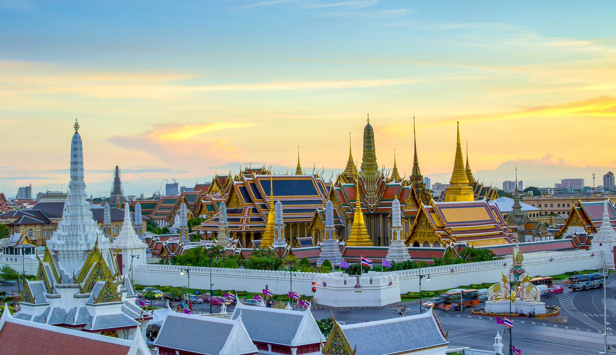 thaitourbest's tweet photo. Floating markets in Bangkok are huge, lively, full of boats selling food and fruits, and very colorful.  It is excellent opportunity to capture the perfect photo to show off once back home.
#bangkok #bangkokbike #bangkrachao #bangkokjungle #bamboobike #biketour #bicycle https://t.co/a8P8otDnwU