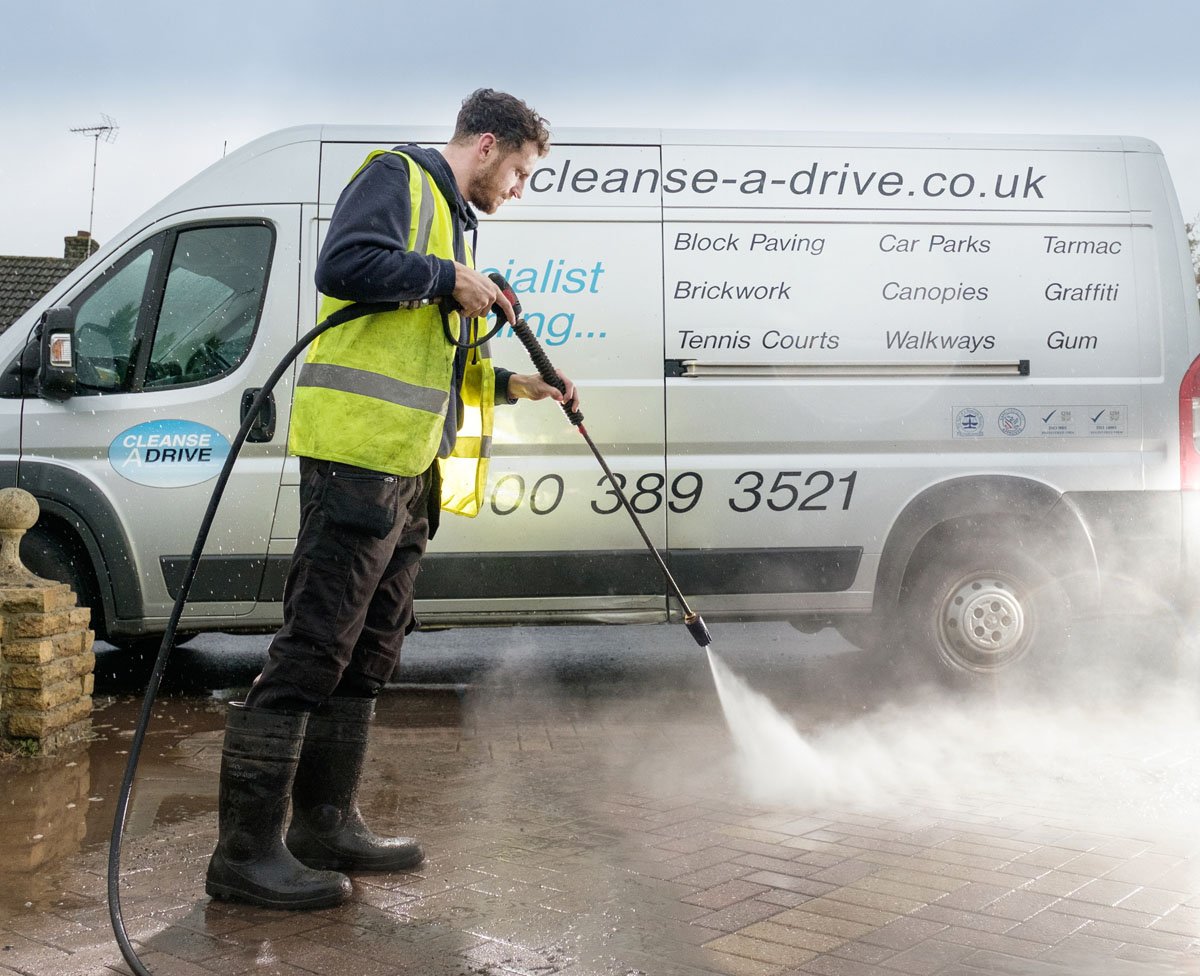 CleanseaDrive's tweet photo. Another driveway clean in #Alcester - Professional, reliable and friendly residential driveway cleaning services since 1999. #Redditch #Bromsgrove #Worcester https://t.co/rG2dbutltA https://t.co/DXF24d4c9j