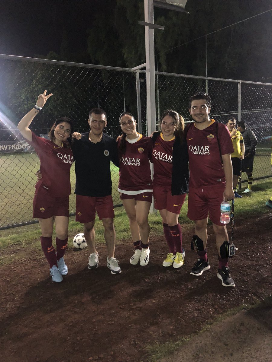 ValMarinR's tweet photo. Noches... a dormir con sonrisa en cara! 😃😃😃😃⚽️⚽️⚽️⚽️ #DuffTeam https://t.co/rKZTleRc96