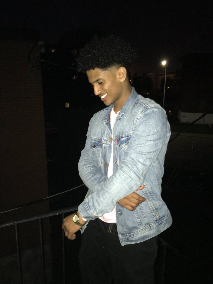 GeloNextDoor's tweet photo. #FineMenFromMontreal I gave it a shot https://t.co/tsRC8eO8wN