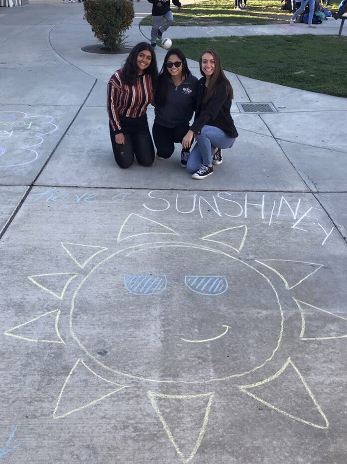 SiddiquiManal's tweet photo. SideWalk Chalk Project!💚❤️🧡💛💙💘 #arkclub https://t.co/Pr4WnZhv8M