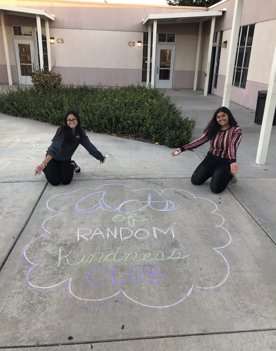 SiddiquiManal's tweet photo. SideWalk Chalk Project!💚❤️🧡💛💙💘 #arkclub https://t.co/Pr4WnZhv8M