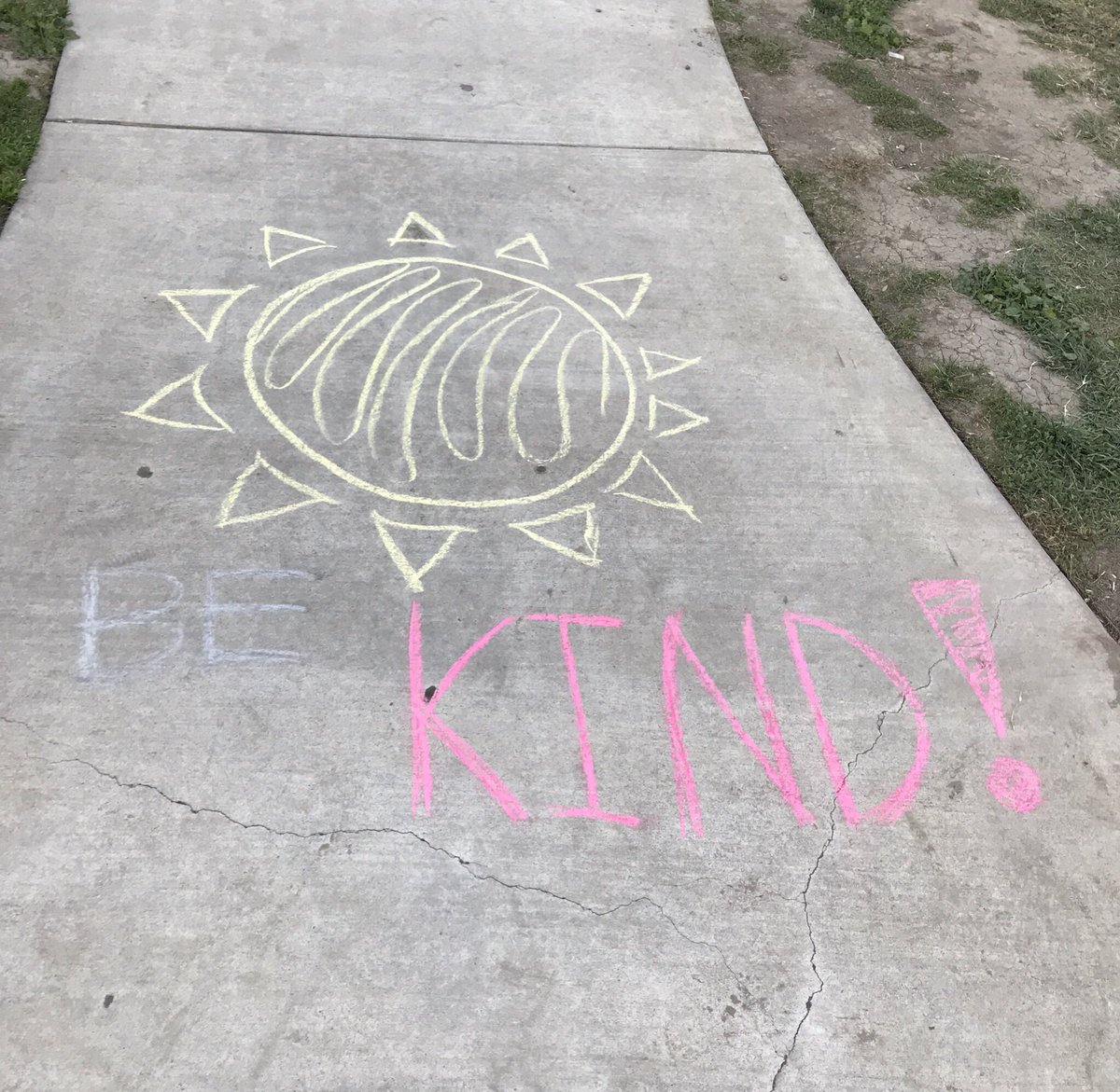SiddiquiManal's tweet photo. SideWalk Chalk Project!💚❤️🧡💛💙💘 #arkclub https://t.co/Pr4WnZhv8M