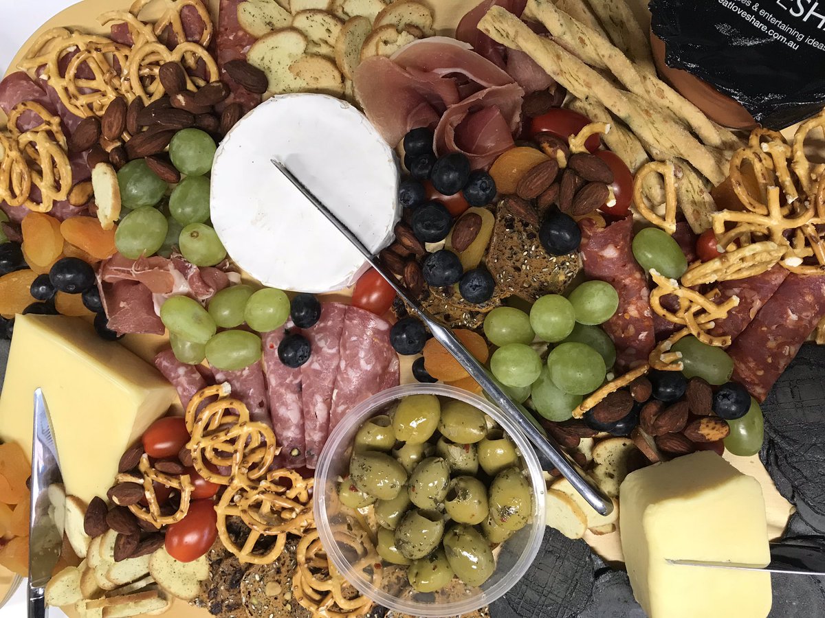 QUTEship's tweet photo. Hi friends, we’re welcoming guests to “The importance of female entrepreneurs” &amp; enjoying yummy food &amp;  @SpringandGrove drinks...come along😊 https://t.co/CEWXg5p2Kw