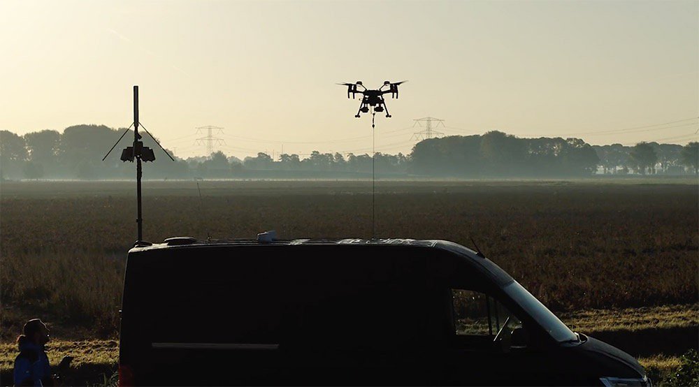 DronewatchNL's tweet image. ‘Onze drone command vehicle is een rijdende totaaloplossing’ | Dronewatch Pro dronewatch.nl/2018/10/17/sky… #Skytools #adv