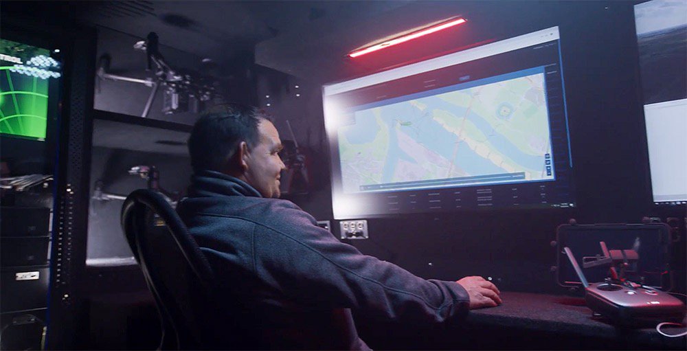 DronewatchNL's tweet image. ‘Onze drone command vehicle is een rijdende totaaloplossing’ | Dronewatch Pro dronewatch.nl/2018/10/17/sky… #Skytools #adv