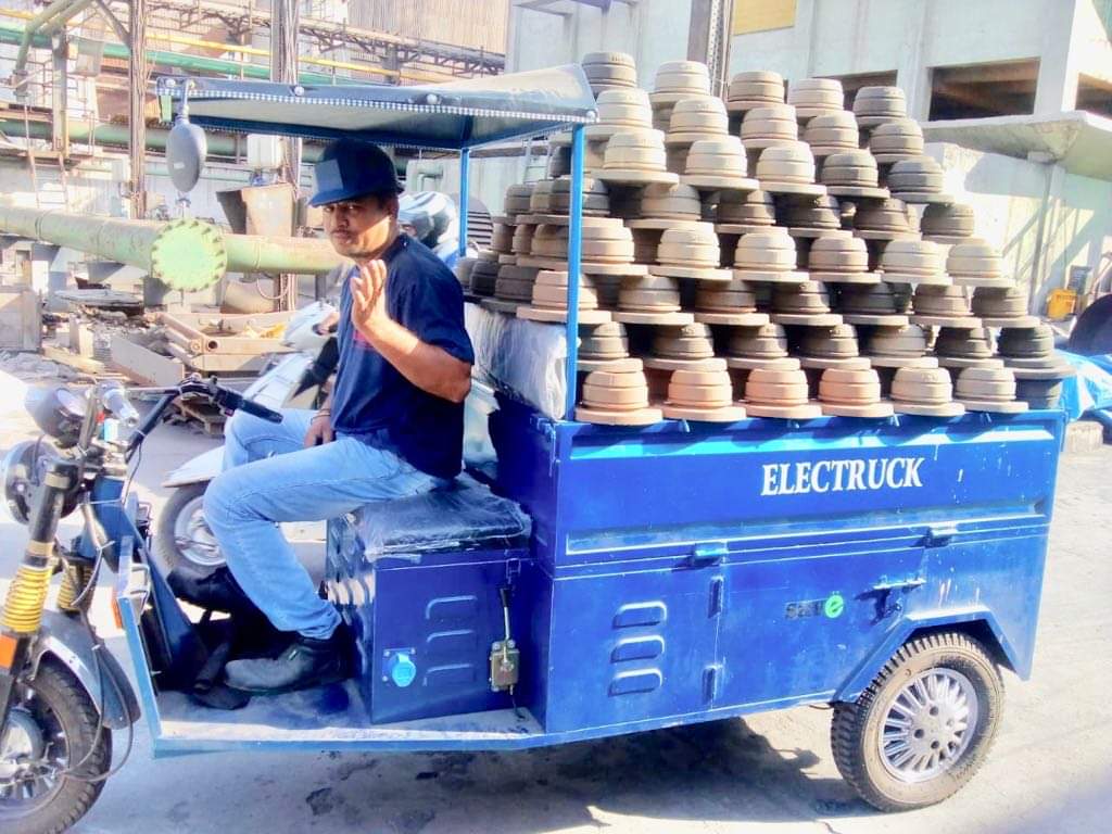 savygreentech's tweet photo. #SavëIndia #Electrucks  / Eloaders are absolutely versatile, cost efficient &amp; sound free.  Whether it be internal movement of goods or a distance of 80 -100 kms, our no vibration eloaders are the most preferred option across industries.

https://t.co/pY0P8eJ1Q5 
91-7669190190 https://t.co/Zl5Eb3zAHA