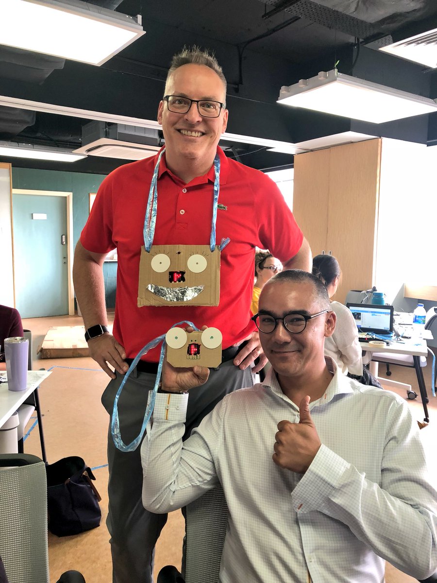 mslucylai's tweet photo. Exploring Maker-Centered Learning with @stulowe80 today! Such a pleasure to have an expert with us. #TISMacao #MakerEmpowerment #tinkering https://t.co/sbqxEOPIND