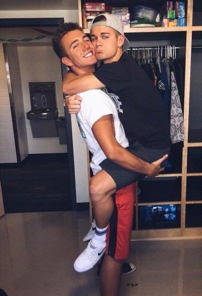 Filip_Blaser's tweet image. @Axeltty no te vayas tanto tiempo nunca más