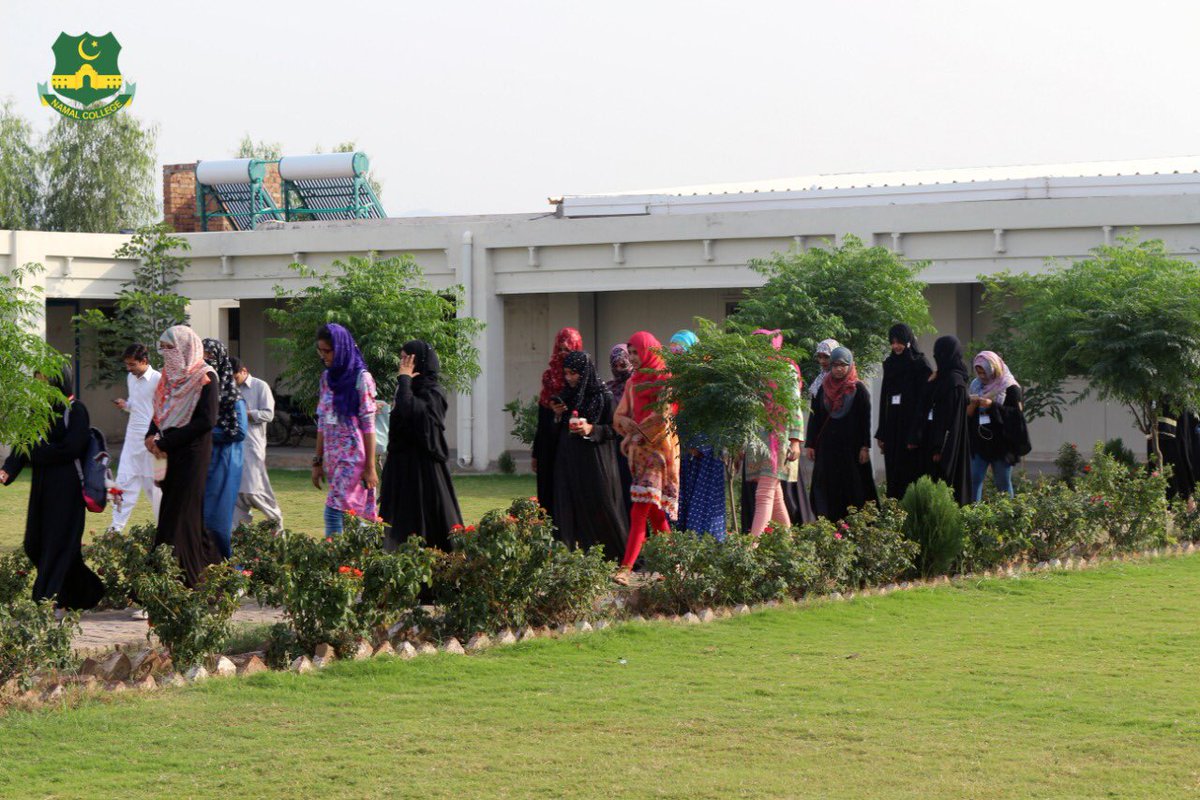 namalglobal's tweet photo. Organic farming activity was carried out at chagda hostel. It was led by Ms Nasira Habib the famous educationist agriculturist. Freshmen were divided in various groups to plant every day vegetables.Students gained valuable #knowledge about plantation and importance of organic veg https://t.co/NOuO1G1AN2