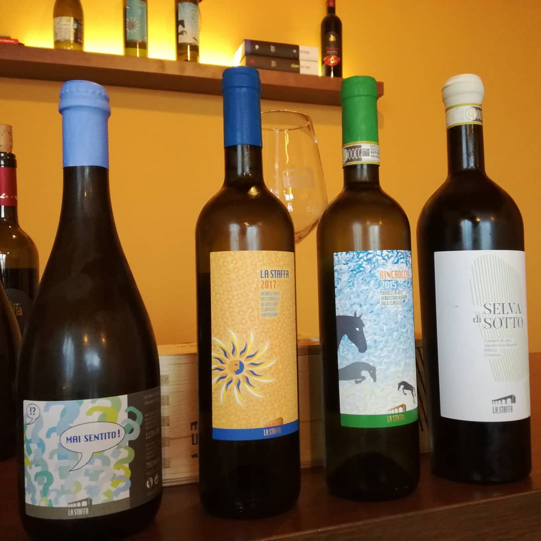 Teolati's tweet photo. Yesterday I spent the day showing buyers from Europe and Japan the beauty of Marche and of one of its gems: #verdicchio. We had great tastings at 4 amazing wineries and had the privilege of chatting with the winemakers. #lovemyjob #wine https://t.co/yK3geV6i2o