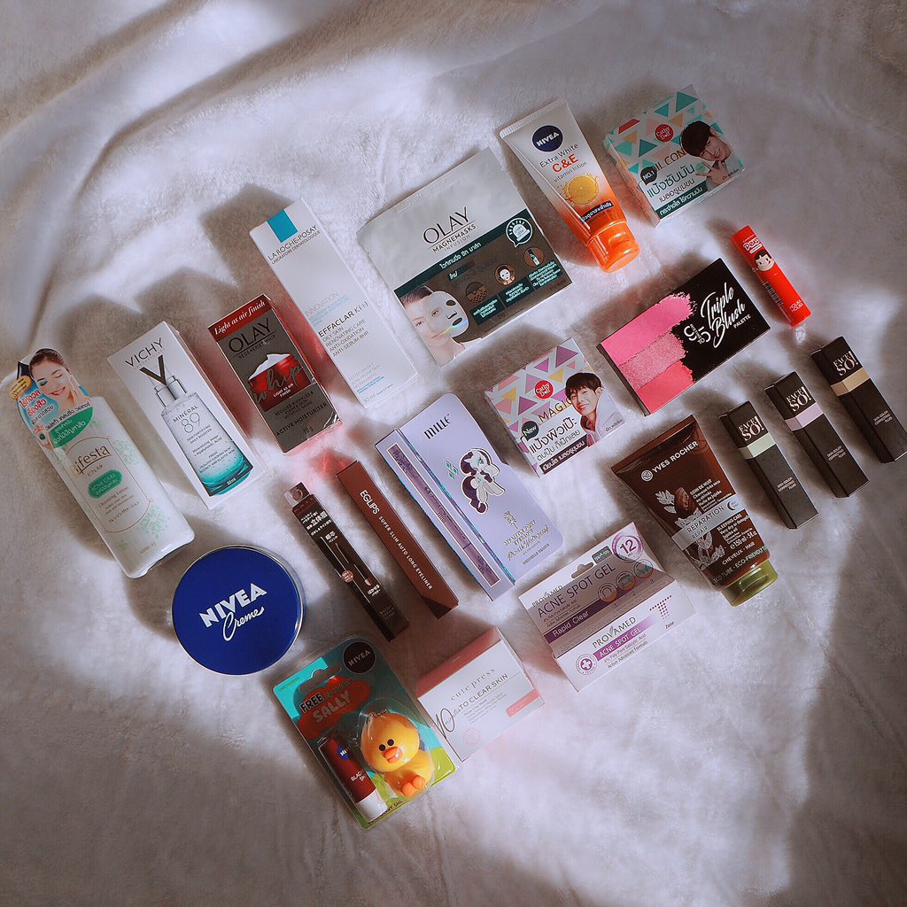 KIKI48_xx's tweet photo. ตอนนี้ Shopee มีแบรนด์ คสอ.ดังๆของแท้มาขายใน Shopee แล้วน้า ที่สำคัญสายบิวตี้ห้ามพลาด! เพราะ Shopee Beauty ลดสูงสุดถึง 90%! ชิ้นที่ 2 1 บาท! จิ้มที่ลิ้งค์นี้เลยจ้า https://t.co/PSDEVjrGAW ลดโหดมาก! โปรนี้เริ่มตั้งแต่วันที่ 17-20 ตุลาคม 61 นี้เท่านั้น! #ShopeeTH #ShopeeBeautyBox https://t.co/OaQzDibKhZ