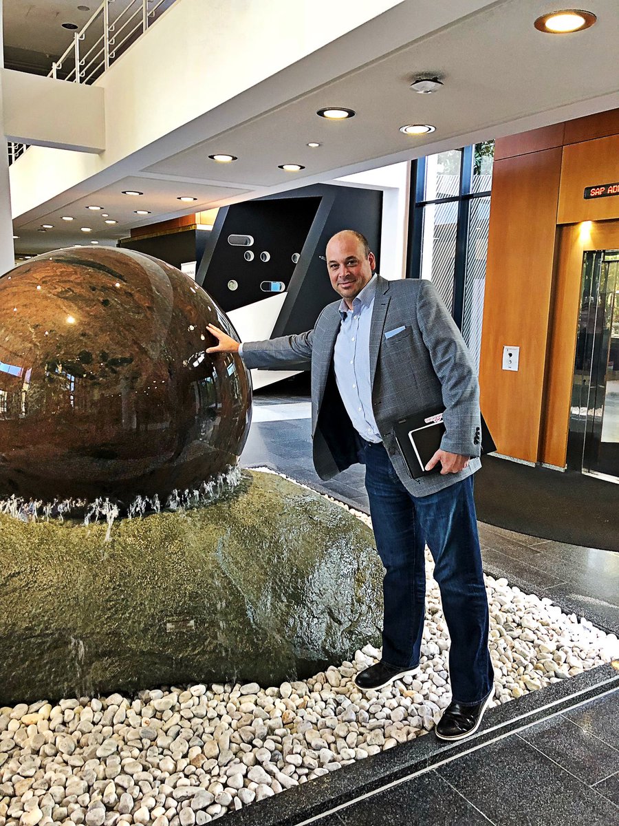 henrikwagner73's tweet photo. You know it’s going to be a good trip to SAP HQ in Walldorf when you pay the respects by rubbing the “Buddha Belly” in bldg 1 on arrival...
Nice work @putitonHANA https://t.co/gHXQ7SQXVV
