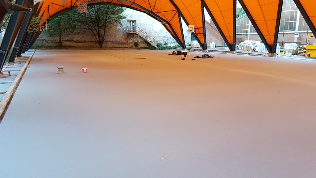 Johan26Ger's tweet photo. tennis et multiactivites pour cette installation à @paris2018 avec la pose d un #sportflex @mondoiberica système certifié @ITF_Tennis marquage à suivre https://t.co/1cQkMv4P63