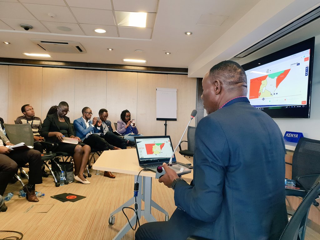 JulieGichuru's tweet image. Ethiopia has 25.1m people living in extreme poverty. To end poverty in 2030 the country must meet a poverty escape rate of 3.7 people per minute. The current escape rate in Ethiopia is 5.1 people per minute. 
@bantigito
@WorldBankKenya
#EndPoverty 
#Blog4Dev 
#KenyaCan