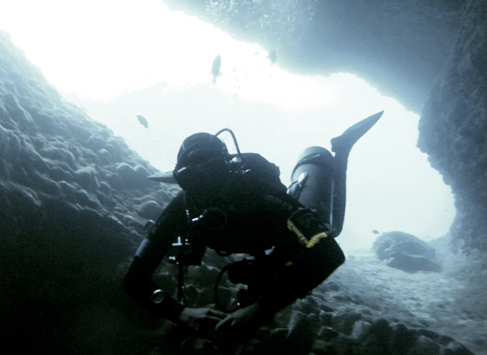 ScubaLegends's tweet photo. To reach lonely places is very exciting! It's #TimeToTec @ScubaLegends
https://t.co/NCSloC17af
#teccourse #paditec #padi #underwaterlife #underwater #scubalove #scubalife #scubadiving #scuba #grancanaria #divers #diving #divetips #techdiving #Underwaterworld #girlsthatscuba https://t.co/z9r9cMZF2J