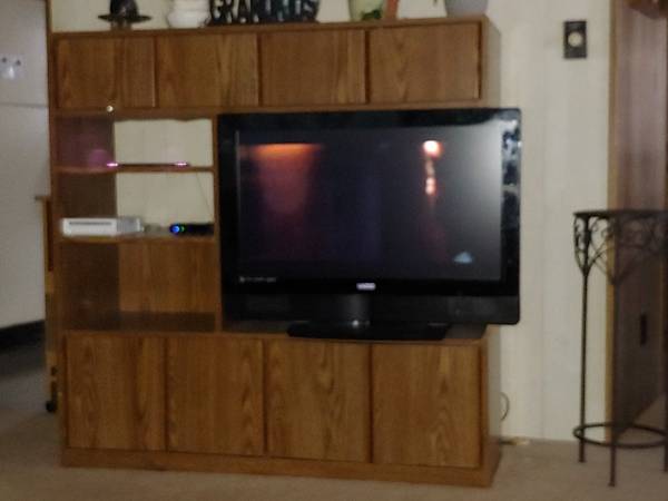 Tv stand....tv not inclided (Nampa) boise.craigslist.org/zip/d/tv-stand…