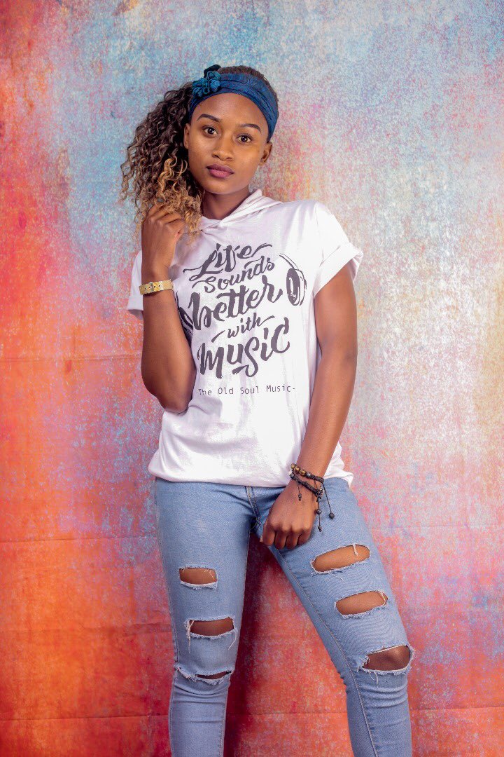 iampreezo's tweet photo. #RightChiQuickOne meet the talented Dancer Lisa Who Featured most popular Videos the likes of
Akiliz
Kwese Stunner
Sound system Simba tags ft royal DJs
Lobola Andy Muridzo n Veekay Zimuto
she is our #FirstLegDancer at #AllFemaleShow this Coming Saturday at JAZZ 105 https://t.co/pzRfDZ50dz