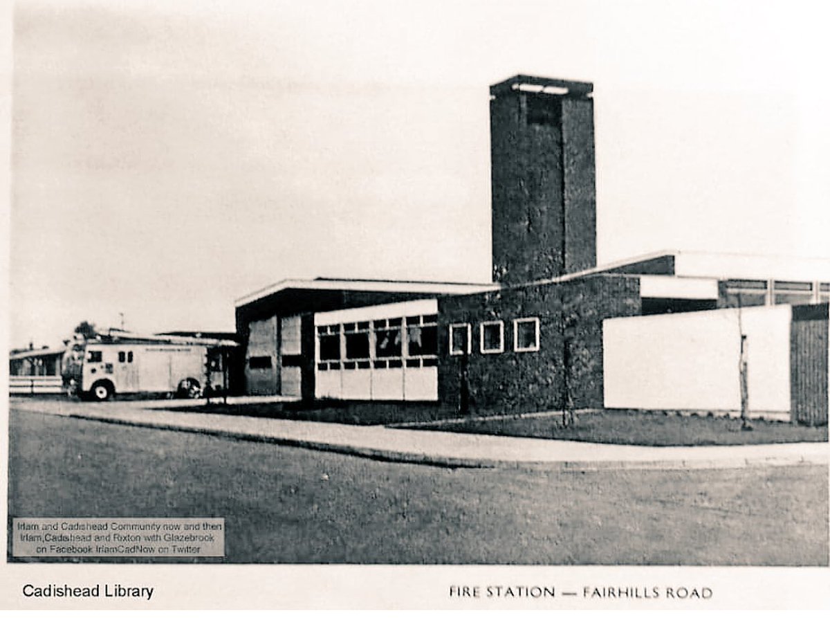 salfordfireteam's tweet photo. Happy 50th Birthday @manchesterfire Irlam Community Fire Station! Everyone welcome down to the station today to meet crews old and new and look at some of the equipment from yesteryear alongside the modern day vehicles! 11am - 1pm 🚒🚓🚑🎂🎂🍰🍰 https://t.co/C5DFGhc2Hu