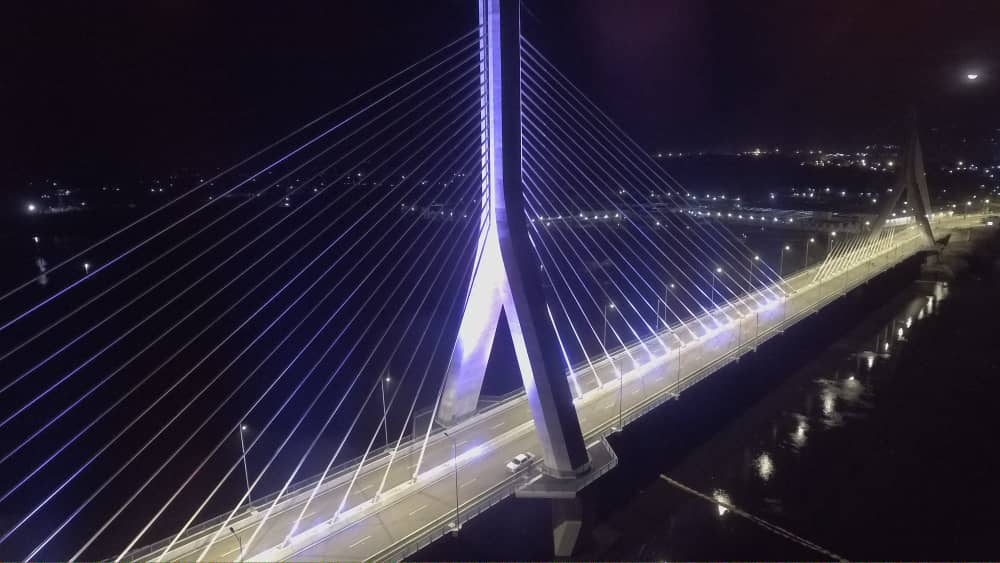 UgandaMediaCent's tweet photo. Black 🖤 Yellow 💛 Red ❤ = 🇺🇬
Stunning sights of the new #SourceOfTheNileBridge https://t.co/LOvl8CQ5qU
