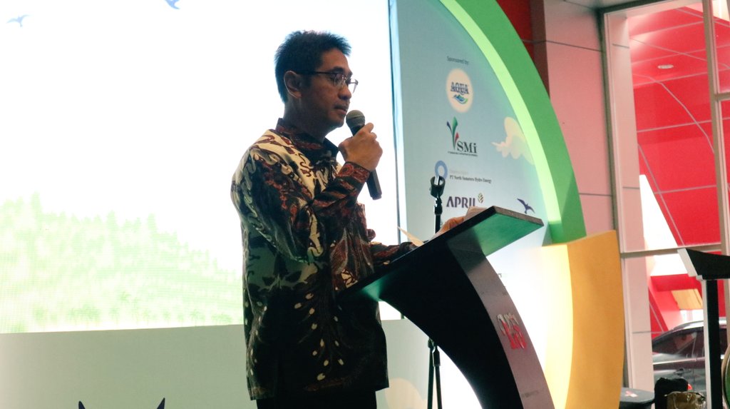 kemenhut_ri's tweet photo. 3. Dalam sambutannya, Kepala @FORDA_MoF, Agus Justianto mewakili Menteri @SitiNurbayaLHK mengatakan bahwa acara ICCFE 2018, ini memiliki peran penting dalam mengedukasi tentang resiko dan upaya dalam pengendalian perubahan iklim.

#KLHK
#ICCFE2018
#KerjaBerdampak https://t.co/5wPG1FXhBp