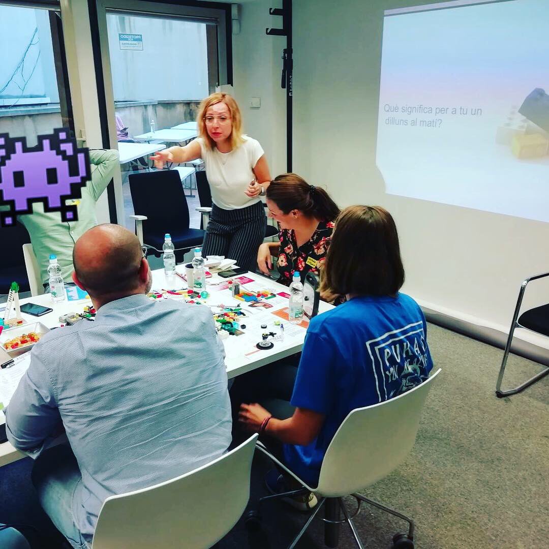 dianapinosc's tweet photo. Molt contenta d’idear i facilitar aquest taller de LSP per al diari ARA 🎯Gràcies @nataliahelo per ferme partícip d’aquest projecte tan maco. Boníssimes conclusions i valoracions🔝
#ideacio #creativitat #innovacio #legoseriousplay #consumerinsights #userresearch #designthinking https://t.co/CMtKYNTMh6