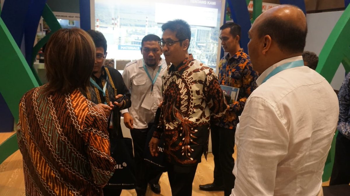 APRILpulp's tweet photo. We’re at Climate Change Expo 2018 in Medan today to explain our #sustainability commitment with @paperoneglobal, and the work of our partner @rer_official to restore a vital pest forest in Indonesia. #GoodForClimate #ICCFE2018 #ClimateChangeExpo https://t.co/AD1R6dkkpl
