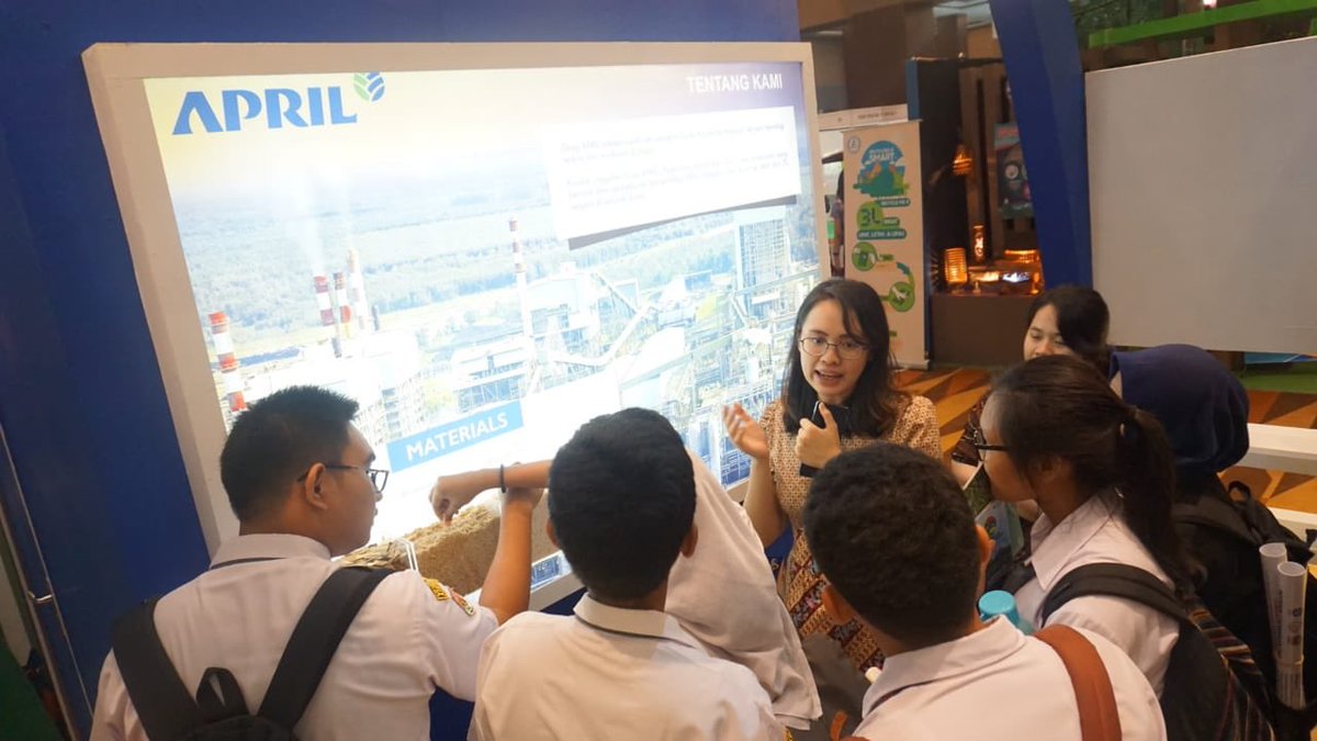 APRILpulp's tweet photo. We’re at Climate Change Expo 2018 in Medan today to explain our #sustainability commitment with @paperoneglobal, and the work of our partner @rer_official to restore a vital pest forest in Indonesia. #GoodForClimate #ICCFE2018 #ClimateChangeExpo https://t.co/AD1R6dkkpl