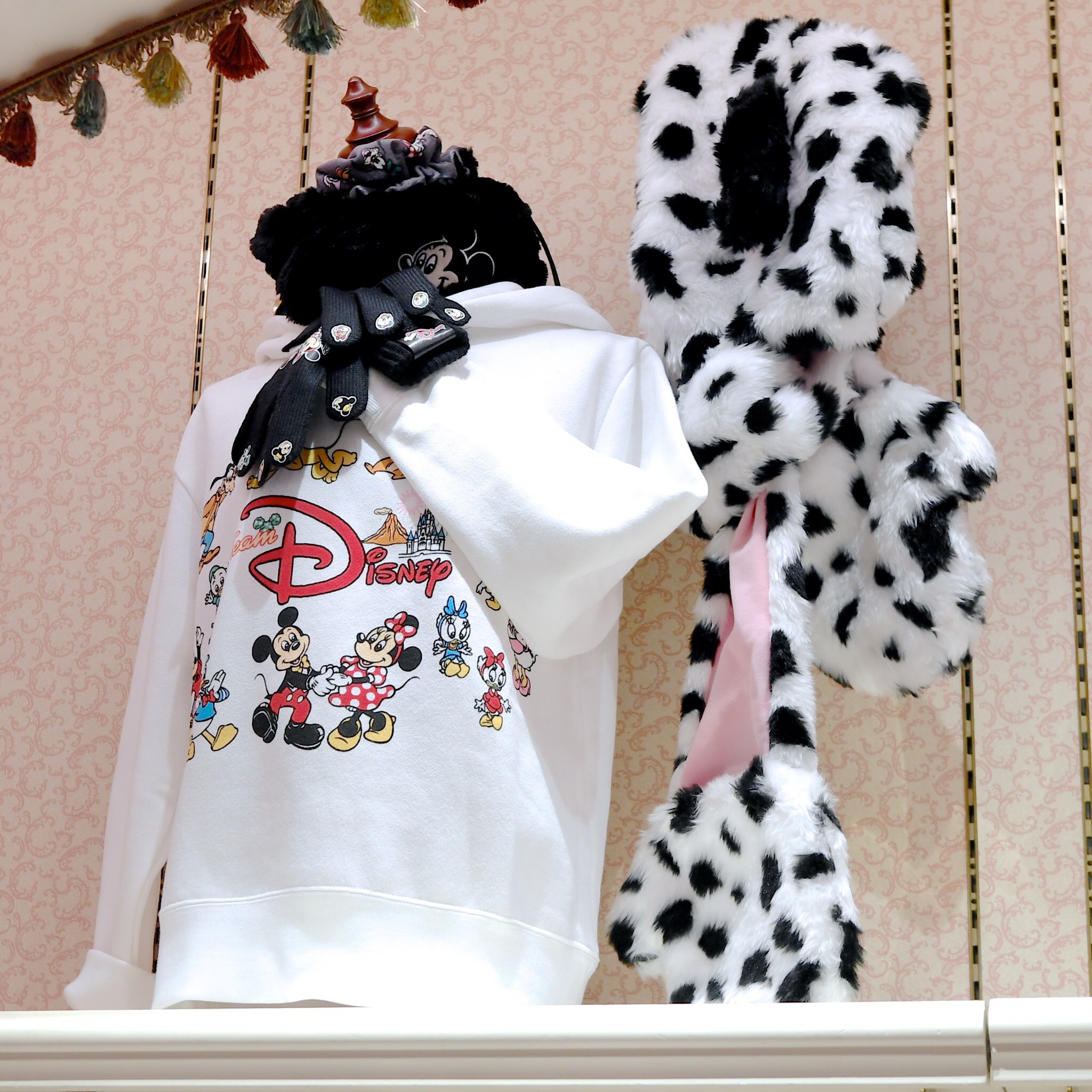Twitter पर Mezzomikiのディズニーブログ レトロデザインのミッキー Amp フレンズ 東京ディズニーリゾート 新作 チーム Disney ネックウォーマー 手袋 ブランケット発売中 詳しくは T Co Ssxputdmo2 T Co Toqxsxzt09 Twitter