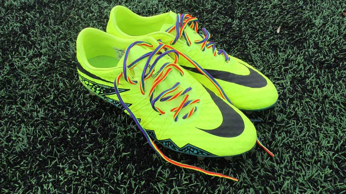 🌈 LACES | We want as many #clubs across #Staffordshire to join us in supporting <a href="/stonewalluk/">Stonewall</a> through players wearing their symbolic rainbow laces.

Clubs are now invited to apply for pairs of laces.

➡️ bit.ly/2AesnUr