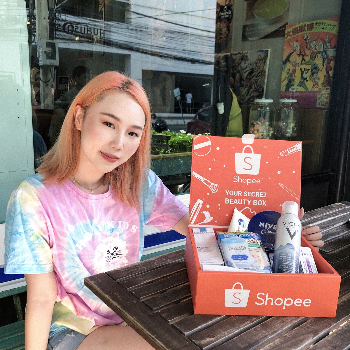 fonfondly's tweet photo. เลิฟการช้อปปิ้งที่ Shopee มากมาก มีแบรนด์ดังของเด็ดเพียบ มองหาเครื่องสำอาง สกินแคร์จบที่นี้ ที่เดียว ลดสูงสุดถึง 90% รีบไปช้อปกัน เพราะโปรเริ่มแล้วตั้งแต่ 17-20 ตุลานี้เท่านั้นน้า 👉🏻https://t.co/LdnaW6zhNU👈🏻 #ShopeeTH #ShopeeBeautyBox https://t.co/3abUHhDadv