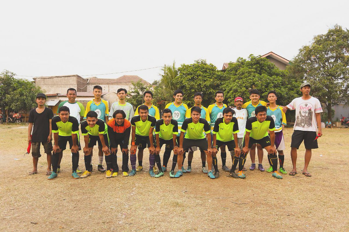p_degae's tweet photo. Big match : tournament rw 04 cup kelurahan kutabaru, tangerang.
Jangan lupa berdoa dan selalu bekerja keras untuk tim.
#permaiceria #permaiceriafc #gaekyptr #sepakbola #sepakbolaid #tournament #lapanganbola #picbear #timblr #Twitter https://t.co/JoSVVP2Ggr