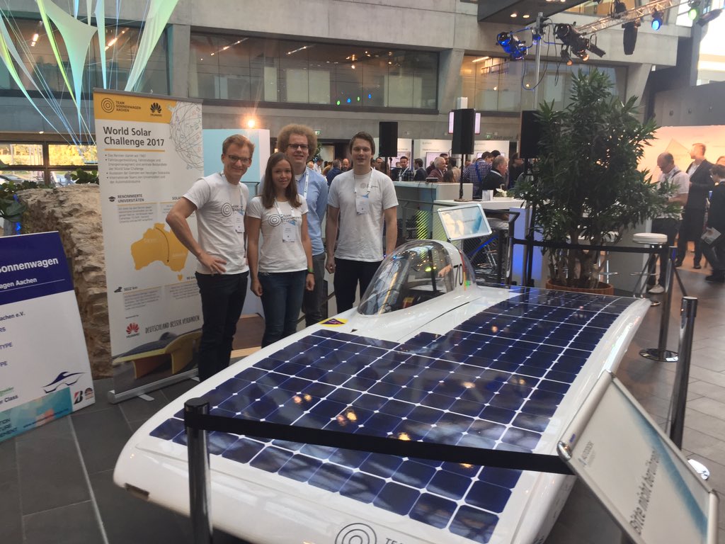 BjornWittenberg's tweet photo. Great to have team Sonnenwagen Aachen at #AUgermany2018 Looking forward to two inspiring days #AutodeskStudentExpert #AutodeskStudentAmbassador #AUgermany#AutodeskEdu https://t.co/FCjxanL4G8