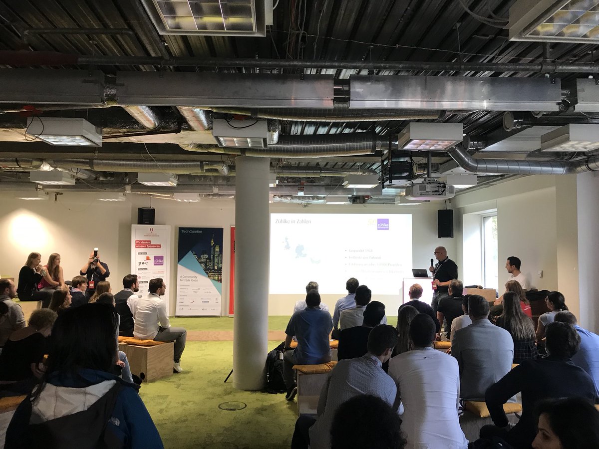 dputsche's tweet image. Stefan von der @zuehlke_group eröffnet gemeinsam mit @CarolinW die @SAFARIFRM. Danke für die gute Zusammenarbeit, Stefan und Team!