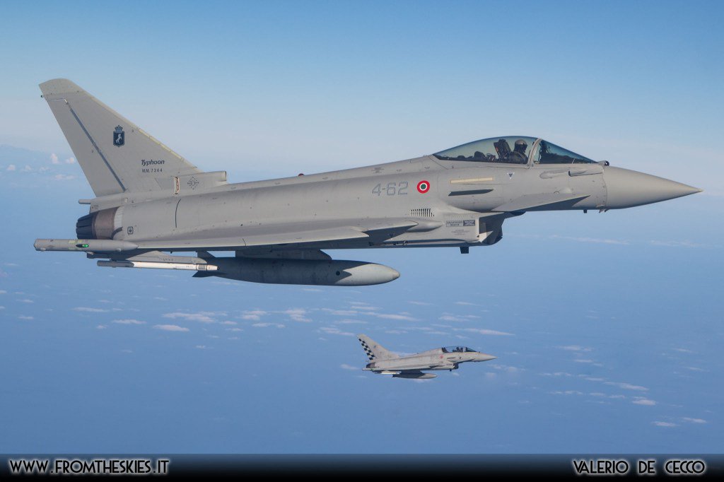 Un gruppo di terroristi a bordo di un volo di linea decide di dirottare il velivolo....
Questo lo scenario della “Circaete 2018”, esercitazione di difesa aerea organizzata dall'Aeronautica Militare e che ha preso il via ieri fromtheskies.it/laeronautica-m…