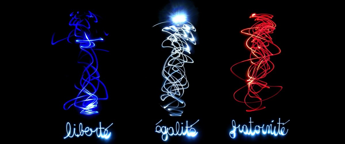 sati276's tweet photo. Petit aperçu des ateliers de #Lightpainting à la #cyberbase de #valdereuil . Réalisation lors des TAP avec les enfants de l'école des dominos ainsi que sur les créneaux atypiques du vendredi soir avec les adolescents rolivalois ! Assemblage sous #gimp 2.10 https://t.co/q3rAbh9J7C