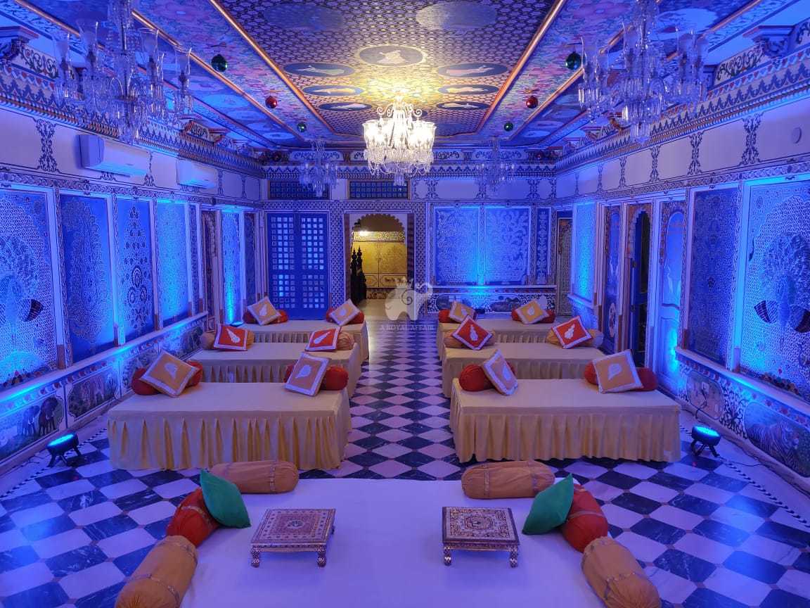 HALDI Ceremony 💛
Decor by - A Royal Affair
Venue - Chunda Palace.
#ARoyalAffair #DestinationWedding #Haldi #HaldiCeremony #IndianWedding #WeddingDecor #WeddingPlanner #IndianBride #InstaWed #InstagramWedding #HaldiDecor #DecorInspo #Bride #love #Udaipur #ChundaPalace