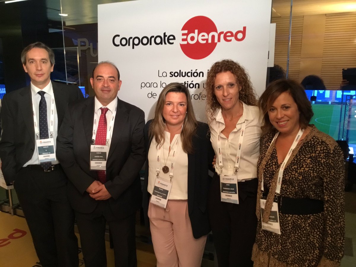 ifaes's tweet photo. Si estás en #FinanceMeeting2018 y quieres visitar el campo, la banda y los vestuarios del Bernabéu ▶️ Apúntate en el meeting point patrocinado por @EdenredES https://t.co/9ungKuNurC