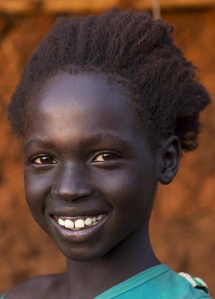 Eazy e. Негроидной расе. Eazy e. Ава рас. Eazy-e с пистолетом.