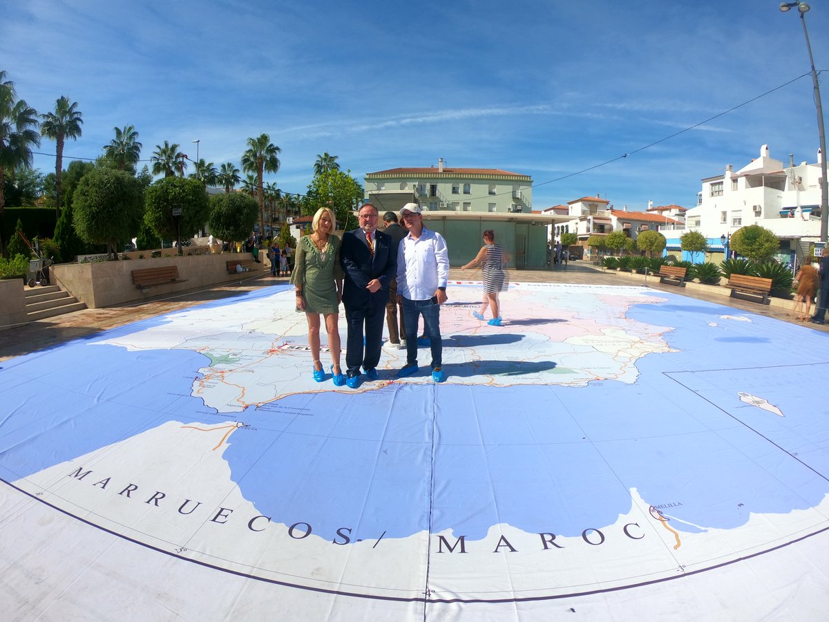 GiantMap's tweet photo. Más fotos del evento en Alhaurín de la Torre por #DiadelaHispanidad. ¡Gracias a todos por venir! https://t.co/XQtPIQUJaK
