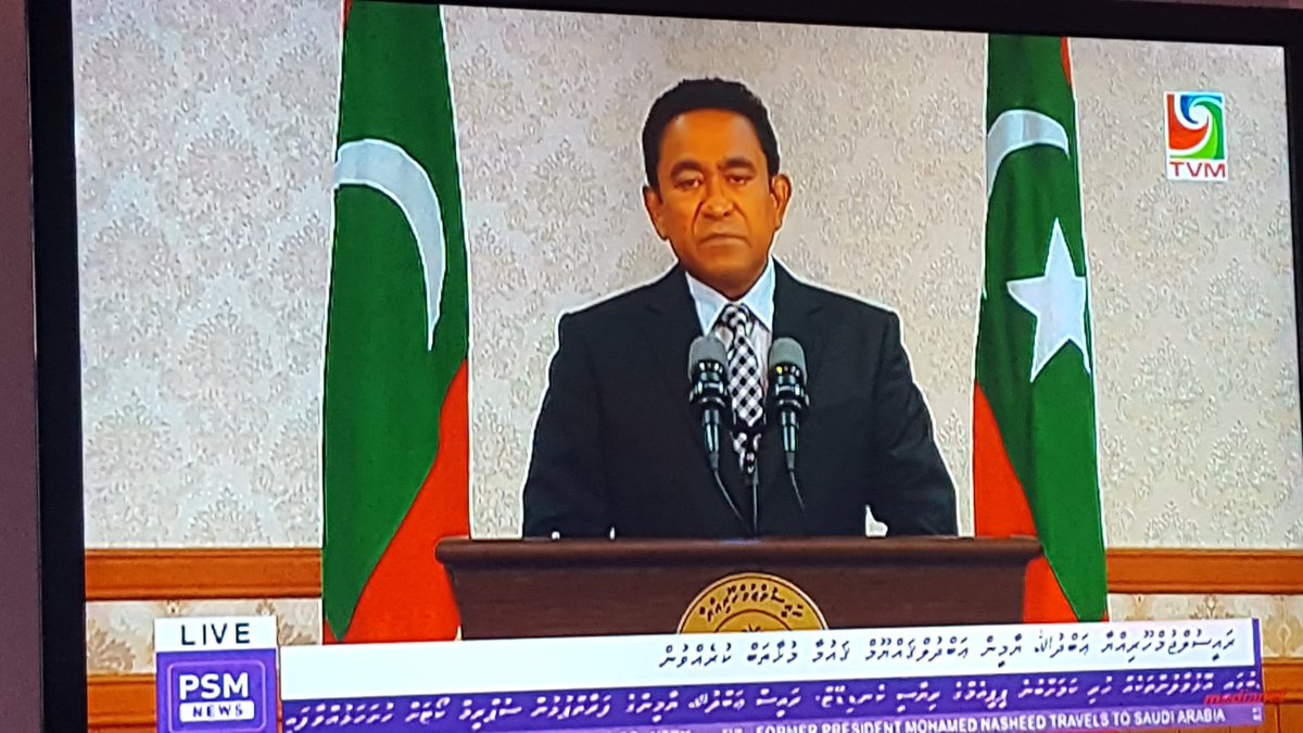 hasyMOONLI8's tweet photo. Meenayah rayyithun dhas nuvee e ee rayyithun ge kusheh tha ...??  Rayyithunah mi 5 aharu jessi balaa hadhaaneh neh dho  😏 https://t.co/5SVHFlDdHe