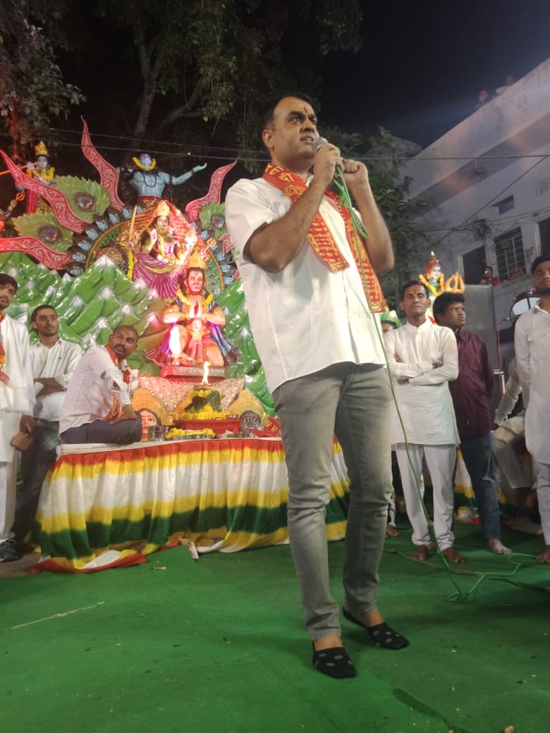 Rajesh_INC1's tweet photo. आज देश में बहुत अधर्म हो रहा है, देश की अर्थव्यव्स्था बहुत ही गहन संकट में है अथवा हमारा महान भारतवर्ष का सूरज भाजपा के राज में ढले जा रहा है।
#PowerToCongress #congressjanjankeliye #Jaipur #Rajasthan #BetterJaipur #JaipurWithRajesh https://t.co/6xaocYrkot