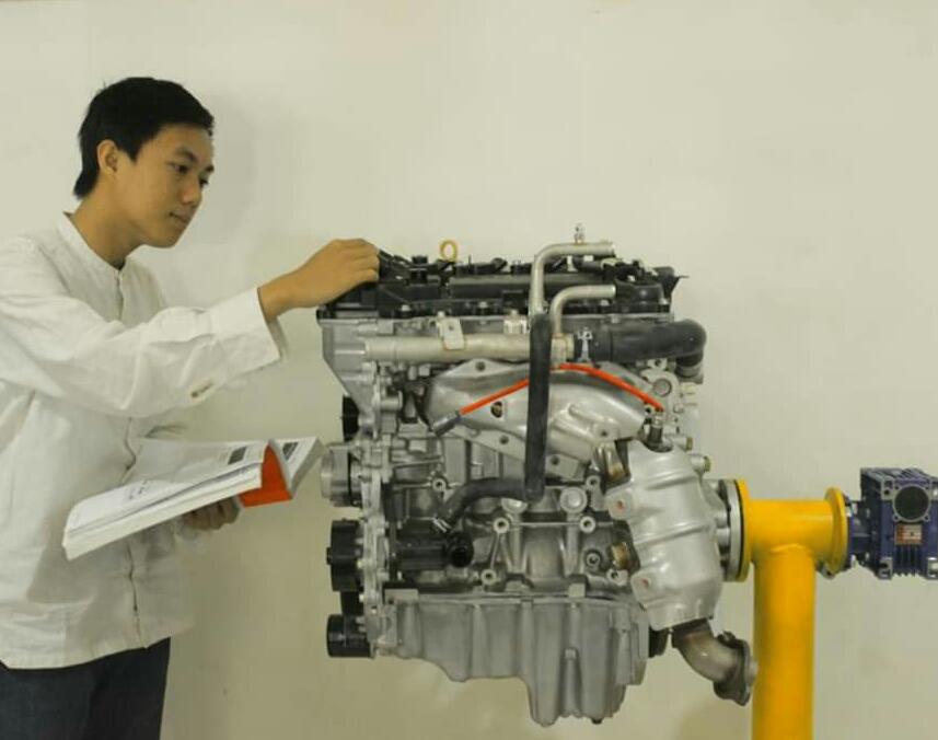 bple_tc's tweet photo. Sudah saatnya anak muda berkarya. Seperti halnya Abim kuliah jurusan engineering otomotif di BPLE Tiara Course kini ia sudah bekerja sebagai teknisi di PT. Kharisma Sentosa Daihatsu.
#KampusTeknik
#Engineering #Enjoyneering
https://t.co/DIzS11GxJJ https://t.co/J8hePgq0DD