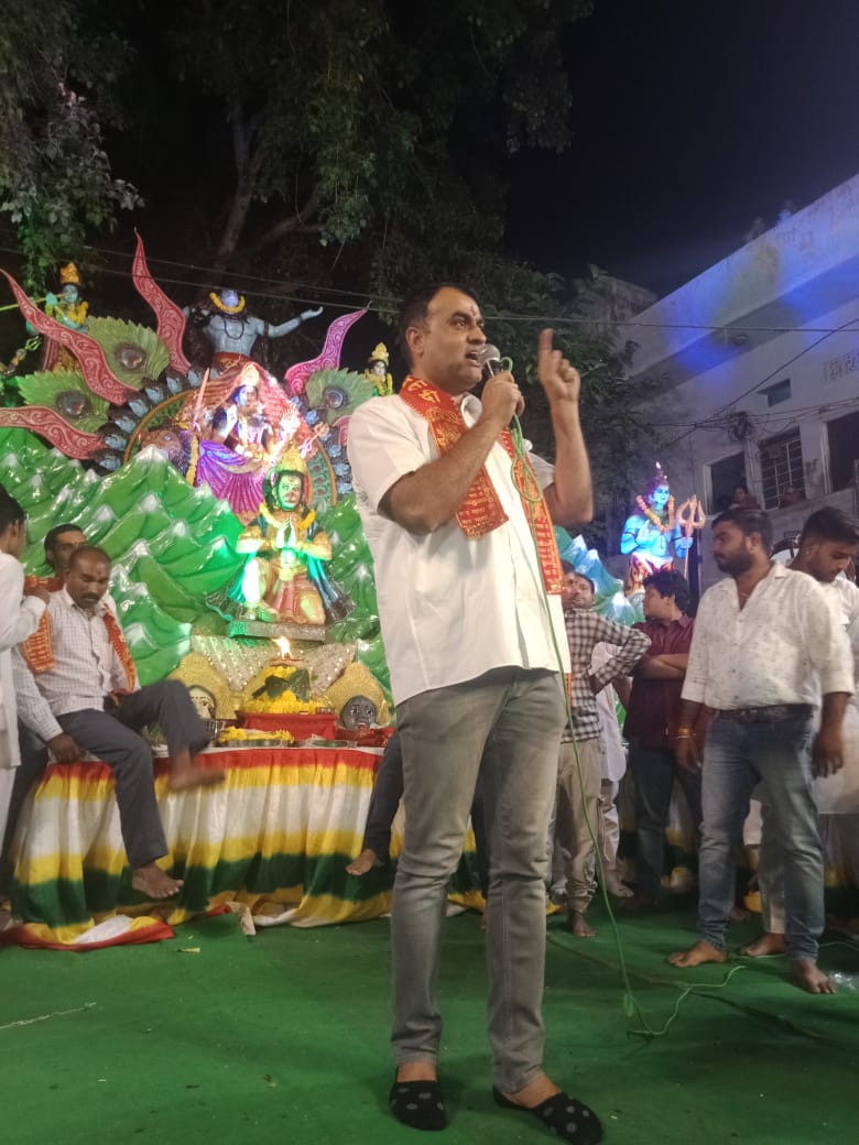Rajesh_INC1's tweet photo. हमें राजनीती के बारे में ना सोच कर अपने देश के बारे में सोचना होगा हमें एक बेहतर भारत के निर्माण के बारे में सोचना होगा जहाँ किसान, युवा एवं महिलायें सशक्त होंगे।
#PowerToCongress #congressjanjankeliye #Jaipur #Rajasthan #BetterJaipur #JaipurWithRajesh https://t.co/uBexrqVHQK